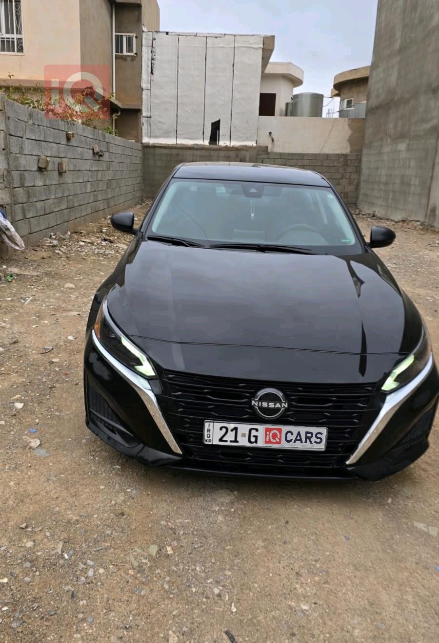 نيسان ألتيما